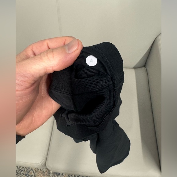 Lululemon Women’s Cool Racerback Tank, Black, Size 4 - Picture 4 of 4